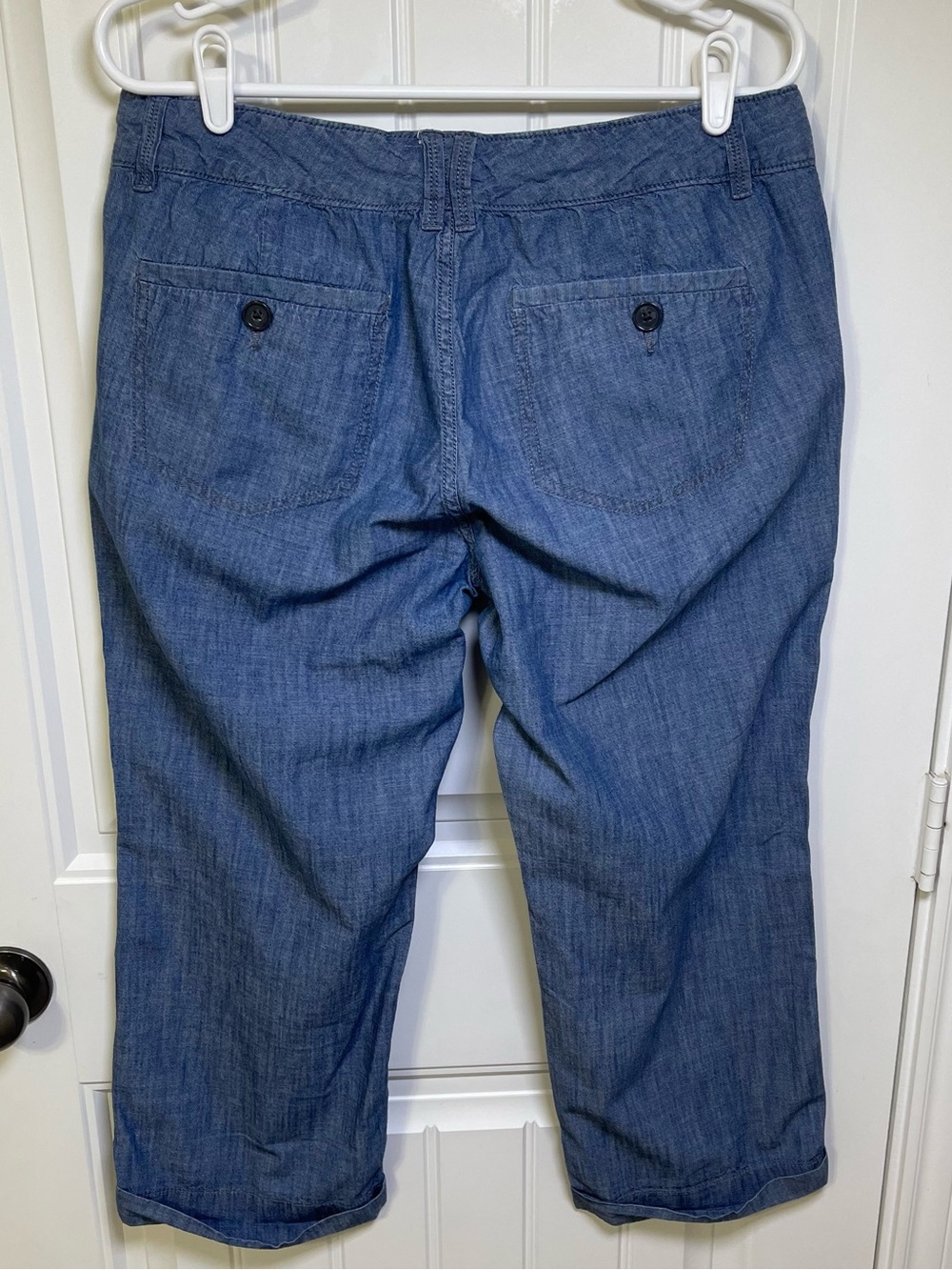 Old Navy Ultra Blue Size 12 Women's Chambray Cuffed Drawstring Capri Pants - Picture 2 of 7